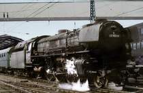 Die Dreizylinderlok 03 1004 vom Bw Hagen-Eck vor einem Milit�rzug nach Br�ssel bei der Ausfahrt in Hagen Hbf. Hg.der Lok 140 Km/h, 1870 PS, Gew. 164t, Treibraddurchm. 2,00m 

