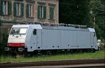 186 909 (9180 6186 909-8 D-BTK) steht abgestellt in Kufstein und wartet auf die �berf�hrung nach Italien. (11.07.2008)
