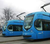 2221 vs. 2269, Endhaltestelle Dubrava.