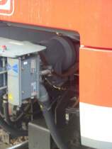 Hier sieht man die Kabel und das dicke Gest�nge das die Kupplung fest h�lt.