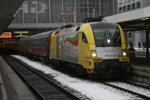 ES 64 U2 061 mit IC 73946 am 28.01.2009 in Mnchen Hbf.