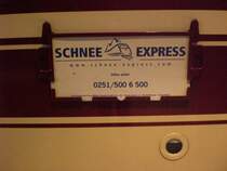 Hinweisschild an einem Wagen des Schnee-Express-Zuges von Hamburg nach Bludenz. 31.1.2009