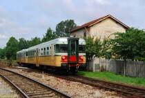 FS ALn668.1452 + ALn668.1401 painted with the historical livery, near Molteno on the 7th of June in 2008. This photo-extra-train has been perfectly organised by Michele Cerutti (micrail@libero.it)
