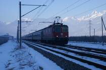 Re 4/4 II 11135 f�hrt am 31.1.09 mit dem IR 1421 von Charrat-Fully Richtung Saxon.