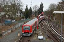 BR 474 verl�sst den Bahnhof Blankenese stadteinw�rts 31.01.09