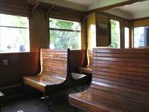Innenansicht - Holzklasse - des Wagens B 1: (ehemaliger Beiwagen, gebaut 1936 von MAN N�rnberg) der Arbeitsgemeinschaft Geesthachter Eisenbahn; 14.09.2008
