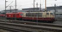 103 132-7 und �BB Hercules 2016 074-3 rastet am 06.02.09 im Bw M�nchen Hbf.
