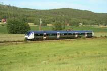 Veolia X52 9034 am 30.7.2008 bei Storboda als Regionalzug zwischen Sundsvall und �stersund.