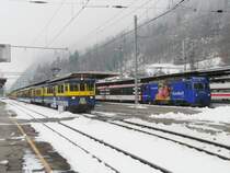Bahnhof Interlaken Ost mit den Z�gen der BOB nach Lauterbrunnen + Grindelwald und der zb mit einem Schnellzug nach Meiringen - Luzern .. Foto vom  10.01.2009
