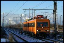 Triebwagen 708 324 verlie� am 05.01.09 im letzten Sonnenlicht den Rostocker Seehafen.