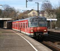 420 878-1 verl�sst am 06.02.2009 als S9 Essen-Steele in Richtung Wuppertal.