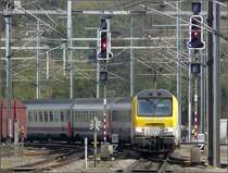 E-Lok 3013 kommt am 26.10.08 mit ihrer I 6 Zuggarnitur aus Liers und f�hrt in den Bahnhof von Ettelbr�ck ein. (Jeanny)