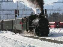Winterdampf in Graub�nden.RhB Dampfzug abfahrbereit in Landquart
zur  Davosrundfahrt  am 06.02.05