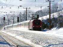 1X16 zieht den IC 534 nach Wien-S�d: Aufnahme in Spital am Semmering am 5.2.2005