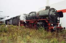 01 1066 mit einem Sonderzug im Oktober 2004 in Zweibr�cken.