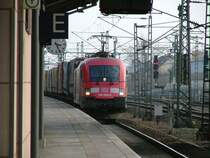 182 002 im Februar 2004 bei der Durchfahrt in Hannover-Messe/Laatzen auf dem Weg nach Norden