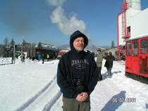 Der ber�hmte  SWR-Eisenbahnromantik  Moderator Hagen v.Ortloff,fotografiert
anl�sslich Fernsehaufnahmen in der Steiermark (A)f�r die Eisenbahnromantikfolge am 13.M�rz.2005.
<a href= http://www.bahnbilder.de/kauf  target= _blank ><img src= http://www.bahnbilder.de/counter/counter_new.php?key=335024393  alt= Bahnbilder.de  title= bahnbilder.de  border= 0 ></a>


