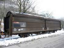 OeBB / SBB  - Ausrangierter G�terwagen Tpy  Tbis 21 85 071 5 615-4 in Klus abgestellt am 21.02.2009