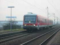 Hier ist der 628-230 gerade bei der Einfahrt von Worms Br�cke dieser ist mit Fernlicht ausgestattet.