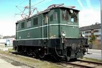 Denkmallok 1045.12 am 4.4.2006 in Attnang-Puchheim (O�). Die Lok war in ihren letzten Betriebsjahren vor untergeordneten Z�gen im Raum Attnang-Puchheim im Einsatz und befindet sich leider in einem optisch sehr schlechten Zustand.