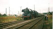 Die Hallenser 03 1010 kehrte 2005 in ihre alte Heimat zur�ck als Sie zwischen Binz und Warnem�nde einen Zug bespannte.Auch in Bergen/R�gen hielt der Zug so da� ich Diesen auch fotografieren konnte.