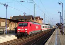 Seitlichere Ansicht von 189 047-4, welche den EC 340  Wawel  (Krakow Glowny - Berlin Hbf) ab Cottbus �bernommen hat. Dies ist bis Juni noch planm��ig!! Einen Gru� geht auch an den Mitfotografen, welcher sich noch rechts im Bild befindet. L�bbenau/Spreewald den 04.03.2009