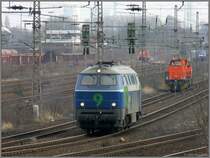NIAG 9 hat Gelsenkirchen-Bismarck GBf durchfahren und setzt sich dann vor die, im GBf. abgestellte, RUHR�L 1 (G1206).  04.03.2009