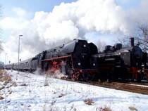 01 1533-7 duelliert sich mit 638.1301 bei einer  Scheinausfahrt  anl�ssich  Dampf am Hausruck am Bhf. Ried i.I.; 090228