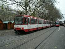 Ein Stadtbahnwagen B der ersten Generation auf dem Neumarkt in K�ln als Linie E8 zur Universit�t - 06.12.2004.