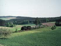 Damals in den 70er Jahren allt�glich 2 x BR 64 im Frankenland bei Weiden.