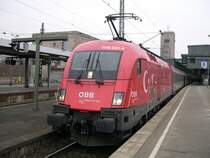 Werbeloks - Mit EC 113  Mimara  Frankfurt-Zagreb/Klagenfurt gelangten am 05.03.2009 zwei weitere �BB-Werbeloks nach Deutschand. 1116 031-4 macht auch 2009 noch Werbung f�r die T�rkei, welche sie anl�sslich der UEFA Euro 08 in �stereich und der Schweiz erhielt. Obwohl die Lok von  Natur aus  rot ist, erhielt sie trotzdem g�nzlich Werbefolien. Stuttgart, 05.03.2009.