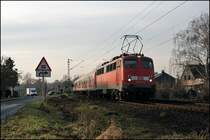 Wegen B�-St�rung musste 110 417 (9180 6110 417-3 D-DB) mit ihrer RB59  HELLWEGBAHN , Dortmund Hbf - Soest, kurz halten und beschleunigt nun wieder in Richtung Unna. (01.12.2008)