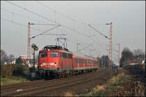 Die Dortmunder 110 457 (9180 6110 457-9 D-DB) ist zwischen Dortmund-S�lde und Aplerbeck mit einer RB59  HELLWEGBAHN  unterwegs. Heute m�sste die Lok in M�nchen eine neue Heimat gefunden haben....