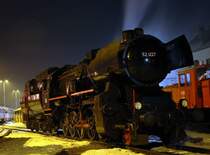 Am 13.2.2005 zog die Brenner&Brenner Lok 52.1227 einen GmP von Graz nach Wies - die Aufnahme entstand in den fr�hen Morgenstunden desselbigen Tages in der Traktion des Graz-K�falcherbahnhofes