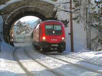 1116 043 mit einem EC beim Krauseltunnel am 5.2.2005