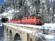 G�terzug �berquert am 5.2.2005 das Krauselklauseviadukt kurz vor Breitenstein Richtung Gloggnitz