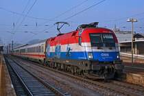 Am 10. J�nner konnte ich dank dem Lokfinder die 1116.108 am EC 61 nach Wien West fotografieren.
Das Warten auf den Kroaten-Lok war echt  angenehm . Starker st�rmischer Wind blies mir um die Ohren, mit den noch dazu recht milden -10 Grad Celsius!