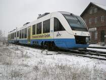 Ein TW der Ostseeland Verkehr GmbH ist in dem Bahnhof Crivitz eingefahren.