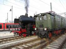Am Abend des 21.03.09 werden die Sonderz�ge zum Dampfloktreffen im Bw Dresden Altstadt auf dem Dresdner Hauptbahnhof f�r die Heimreise zusammengebaut.
