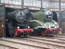 52 8047 und 18 201 am morgen des 22.3.09 beim der Saisoner�ffnung im BW Dresden Altstadt.