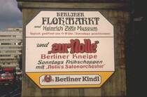 Schild beim ehem.Flohmarkt im Hochbahnhof Nollendorfplatz,1973-1991.(Archiv P.Walter)