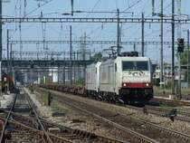 186er P��rchen (186 902,186 906) der Firma Crossrail auf dem Weg in Richtung Olten kurz vor Pratteln am 30.08.08