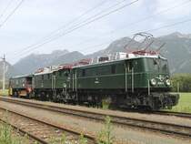 21.06.2006, 1040.01, 1245.04 und der Saalfeldener Klima-Schneepflug 976 016 unterwegs von Saalfelden ins TS-Werk Knittelfeld bei einem Zwischenhalt im Bahnhof Haus