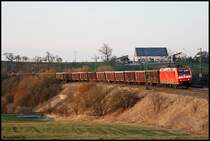 185 064-3 zog am Abend des 21.03.2009 den  Zementklinkerzug  von Harburg in Richtung Stuttgart. Hier konnte ich den Zug aufnehmen, kurz nachdem er den Bahnhof Goldsh�fe durchfahren hatte.