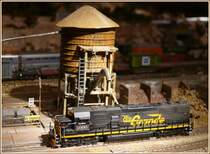 Stellvertretend f�r all meine Bilder m�chte ich heute noch diese EMD SD-50 Nr.5000 der ehemaligen Rio Grande einstellen und gleichzeitig wieder einmal danken f�r die vielen R�ckmeldungen, die ich immer wieder erhalte.
Einen sch�nen (vermutlich ja verregneten) Sonntag w�nscht euch
Herbert