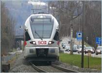 526 043-5 verl�sst die Haltestelle Hurden auf dem Seedamm zwischen Pf�ffikon und Rapperswil. (26.03.2009)