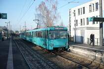 U2-Tw 403 f�hrt gerade auf der Linie U3(S�dbahnhof-Oberursel-Hohemark) bei sch�nsten Winterwetter aus der U-Bahn-Station Zeilweg aus.(Aufnahme von 29.12.2008)