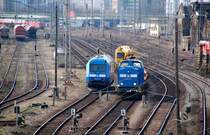 ... und umf�hrt ihn um sich anschlie�end ans andere Zugende zu setzten. Gesehen am 21.03.09 im Rbf Halle(S).
