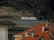 28.3.2009, Stubaitalbahn f�hrt in den Wiltener Kehrtunnel