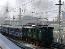 Am Zugende des von 58 311 gezogenen Sonderzuges lief die E 7710; Dampflokfest Dresden, 21.03.2009
